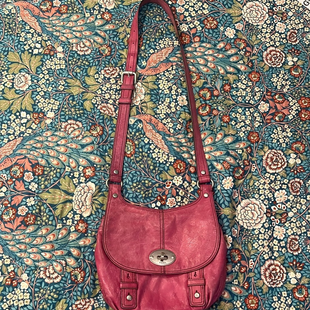 Long live vintage Fossil Maddox turn lock crossbody bag